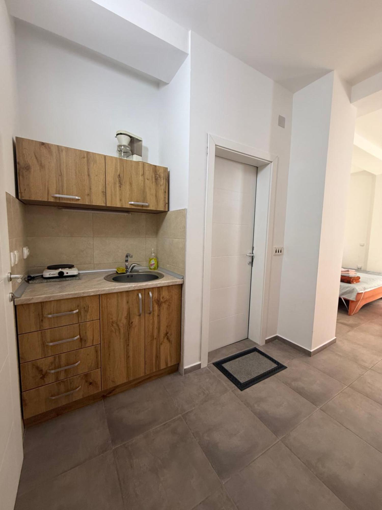 Restaurant & Apartments Lipa Peštani المظهر الخارجي الصورة